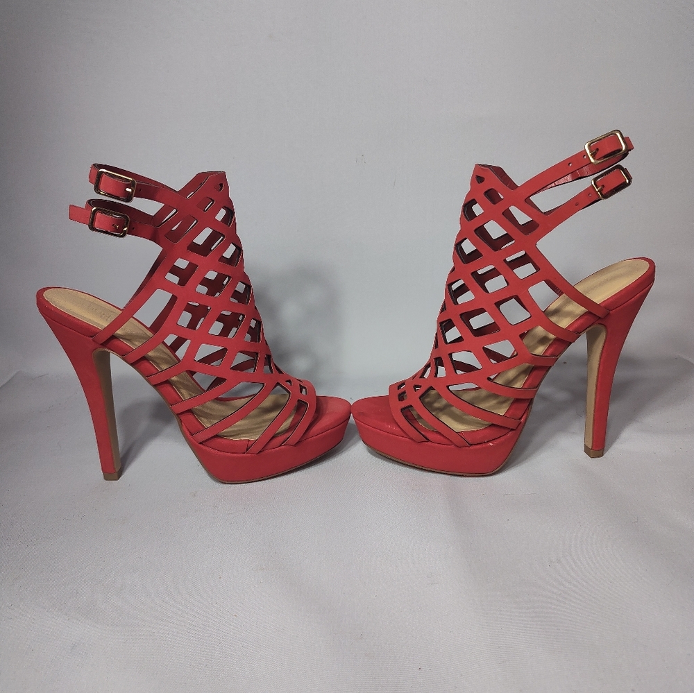 Red Heels - Picture 3 of 9